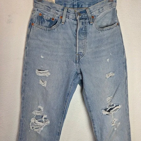 Levis 501 Jeans Womens 24x30 High Rise Straight Distressed Light Wash Raw Hem - Picture 5 of 13